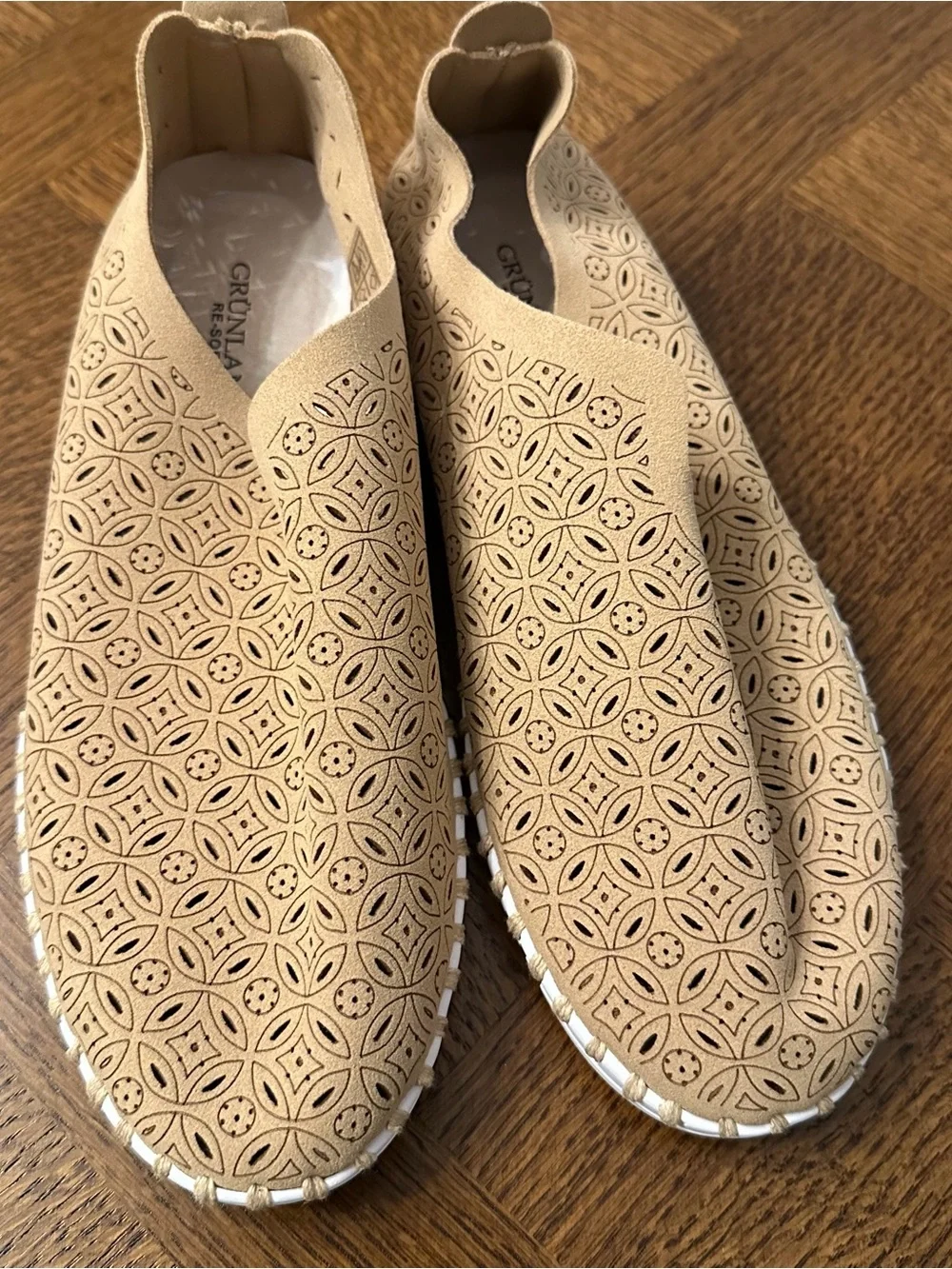 Grunland Re-soft Women’s Tan Laser-Cut Slip-On Loafers sz 37 or 7